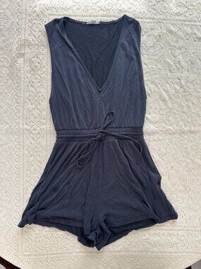 Silence + Noise Soft Grey Distressed V Neck Romper XS